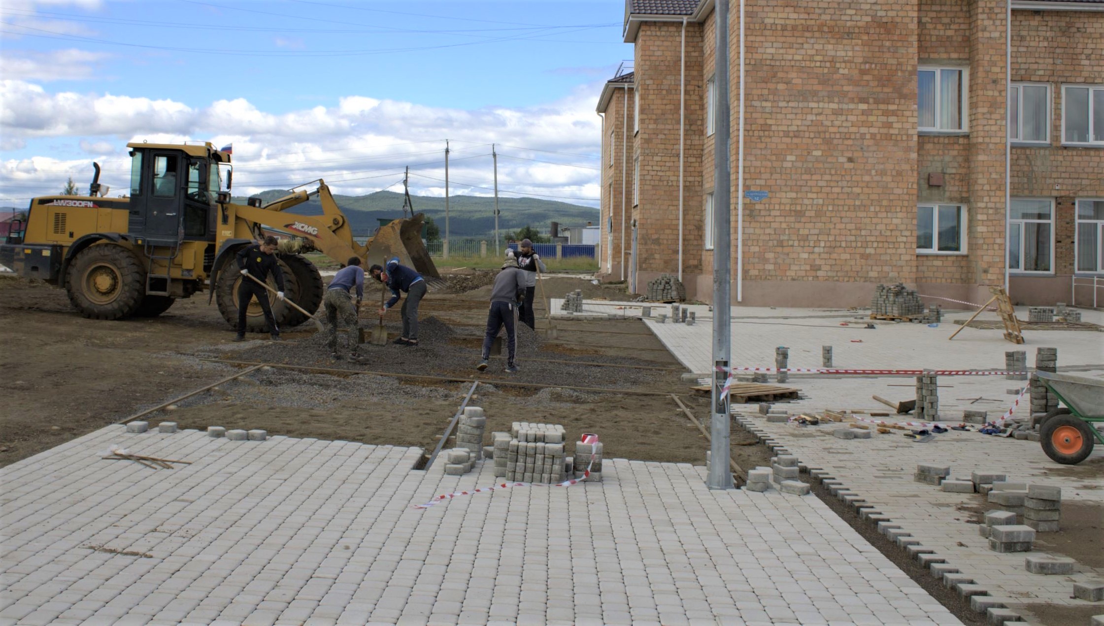 Село Холмогорское приобретает новый облик | 23.08.2021 | Шарыпово -  БезФормата