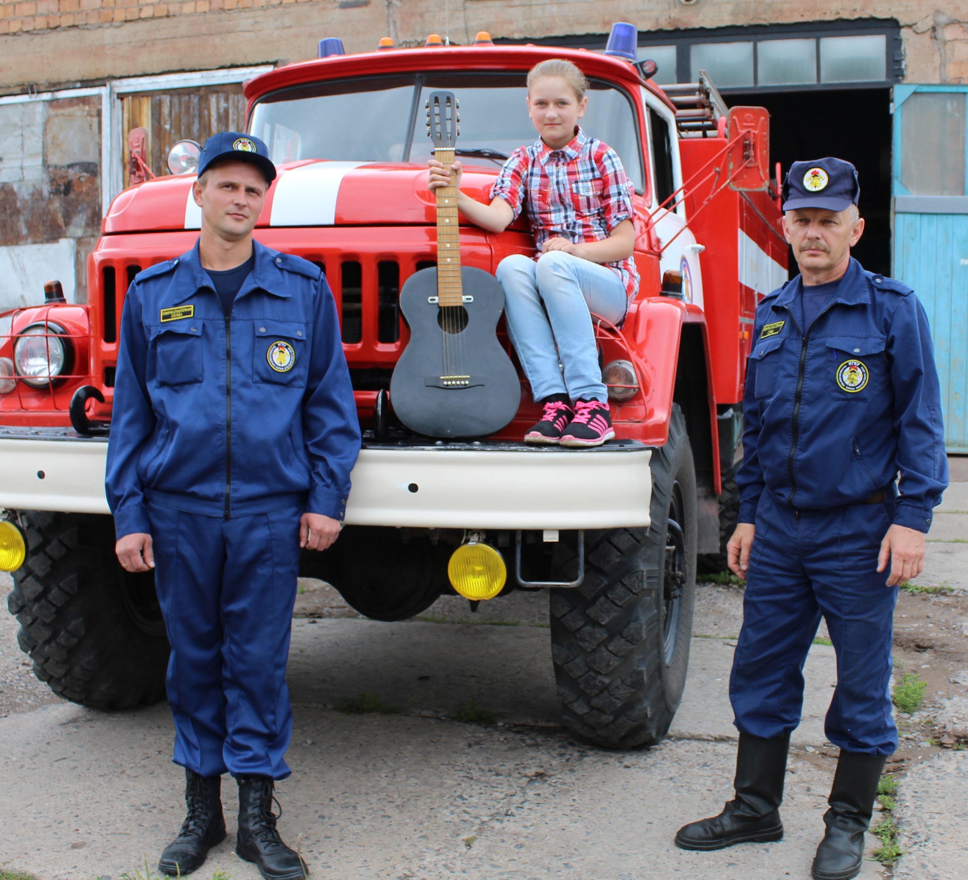 Фото Юрочкиной А.С с пожарными